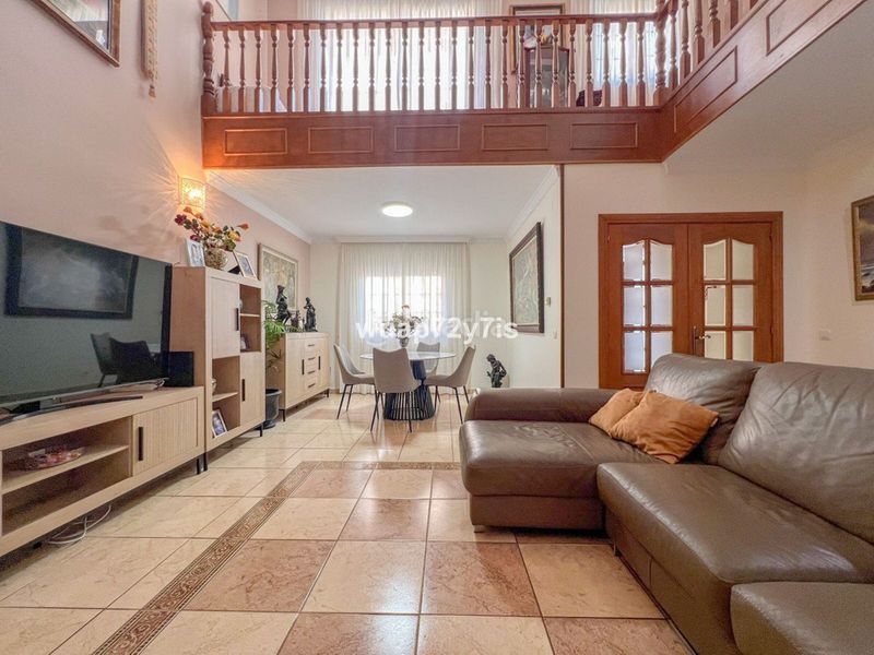 Foto e2328b88-4a9d-4507-9cef-225afc107973. Casa adosada en Centro Estepona
