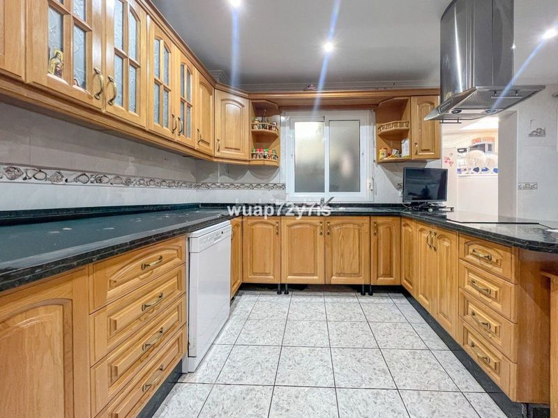Foto f7e7d76f-ea13-4de7-a26d-c7aed5920cb9. Casa adosada en Centro Estepona