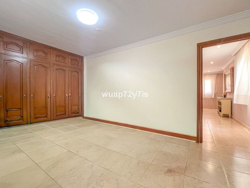 Foto f993bdda-04c9-4bdd-b9b5-aec4991e6060. Casa adosada en Centro Estepona