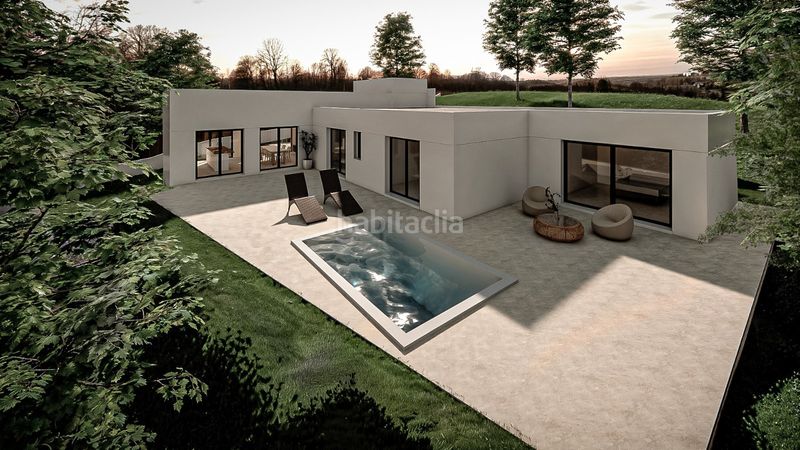 Foto 3b9a9d59-5858-4cf4-9302-0b6d0b26e53d. Casa adossada amb aparcament a Sotogrande costa Sotogrande