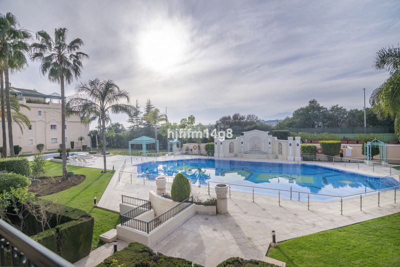 Foto b3561f52-56ae-4dc0-9141-e03589783ae6. Pis a La Carolina - Guadalpín Marbella