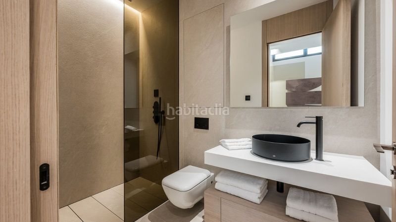 Foto f2e1e589-4d96-4441-b2c4-3893cbc08fd8. Casa adossada a La Carolina - Guadalpín Marbella