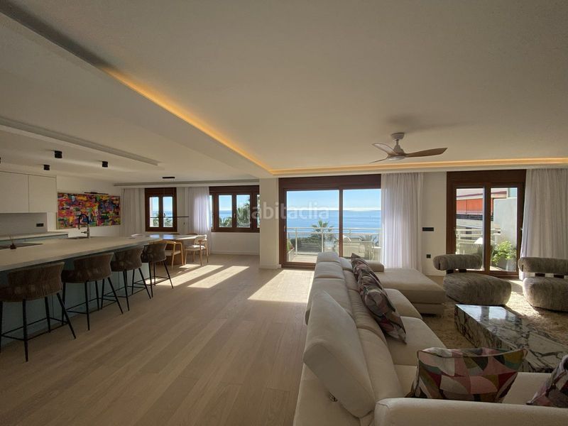Foto a731111c-a0f8-4742-a2e8-1a509348c83a. Dachwohnung mit parking in Centro Estepona