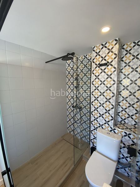 Foto be25b06b-1066-44a9-8513-6b669355b3f9. Dachwohnung mit parking in Centro Estepona