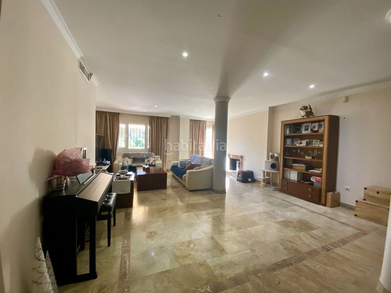 Foto 9e253dd2-8a2a-4a00-b654-53edaedb8b44. Pis a La Carolina - Guadalpín Marbella