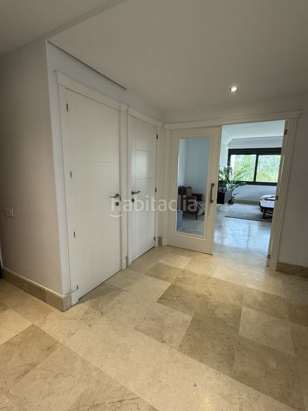 Foto f49f4638-5b46-46c5-86c8-a2ff1cb343c2. Piso en Las Brisas Marbella