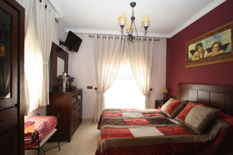 Foto 8901aae4-84f7-490c-97ef-86dec1b0e175. Casa adossada a Las Chapas - Alicate Playa Marbella