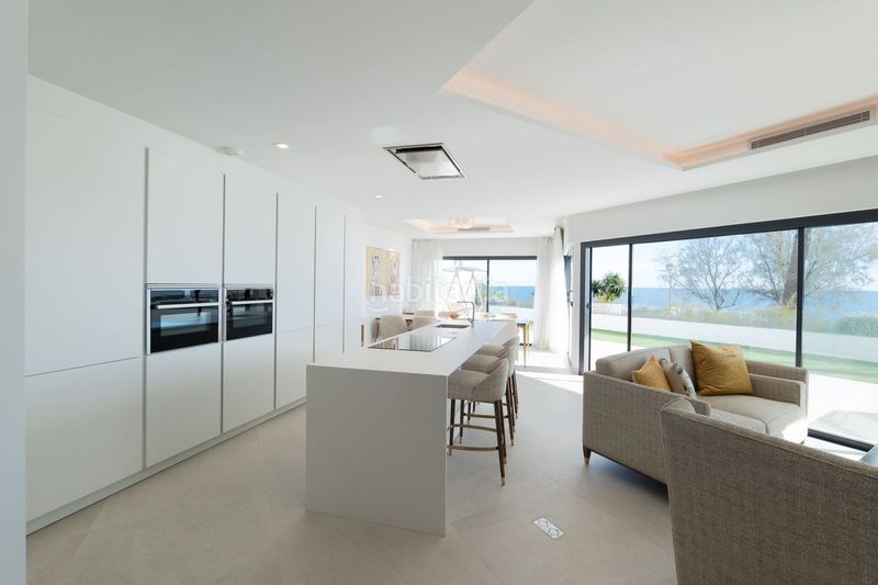 Foto 793e46d9-a9f4-4ed2-9e49-3ae894c15322. Casa adossada a Centro Estepona