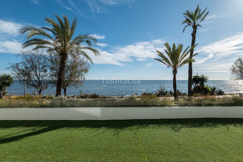 Foto e2da1009-2c3e-4f14-b036-be47613f3f8d. Casa adossada a Centro Estepona