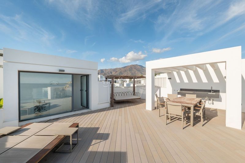 Foto f7209076-4c7d-47e5-a94c-761c9fbb193a. Casa adossada a Centro Estepona