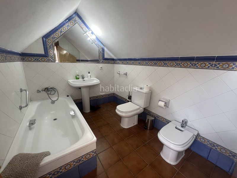 Foto a70757ff-33b8-4ac5-8041-5cf75e6360ff. Casa adossada amb aparcament a San Pedro de Alcántara Pueblo Marbella