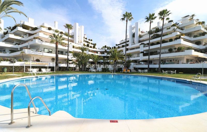 Foto 7fa330b3-dfdd-4379-ab99-8d54bf1e1d97. Pis amb aparcament a Casco Antiguo Marbella