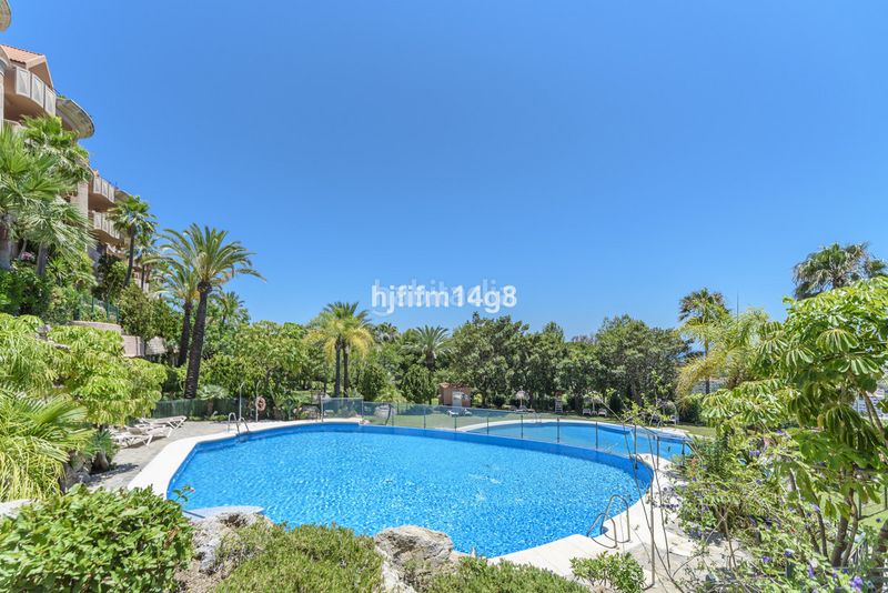 Foto 20265dae-a82b-40af-9c93-80ea39a78193. Piso en Las Brisas Marbella