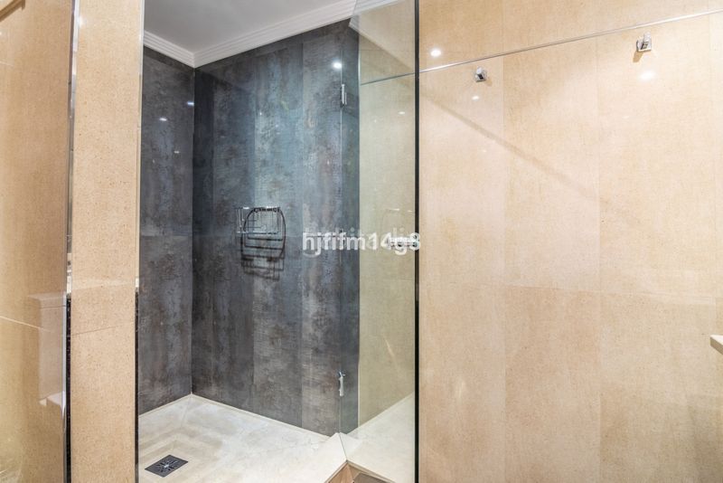 Foto d3a2cfbb-c07b-41c4-a3fc-09844fe3f688. Piso en Las Brisas Marbella