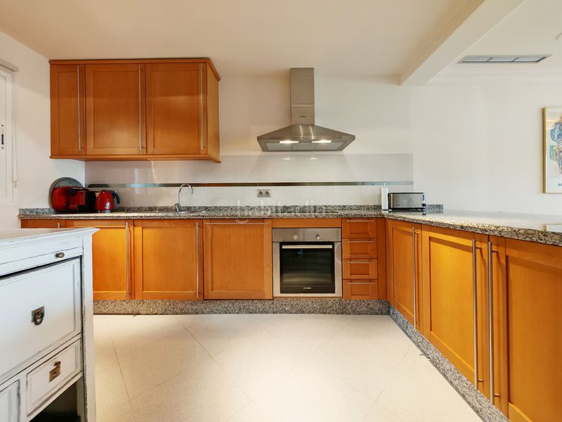 Foto 4b516f38-924a-46e3-b9bc-ed1488328f02. Piso en Las Brisas Marbella