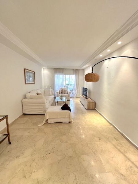 Foto 2a048cef-7a49-4aae-ae3c-dc7f6abcc9ba. Pis a Puerto Banús Marbella