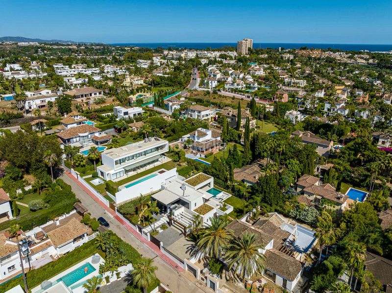 Foto 7c7c33c3-286a-4ad7-a8b3-1633b33c2f4b. Casa adosada en Las Brisas Marbella
