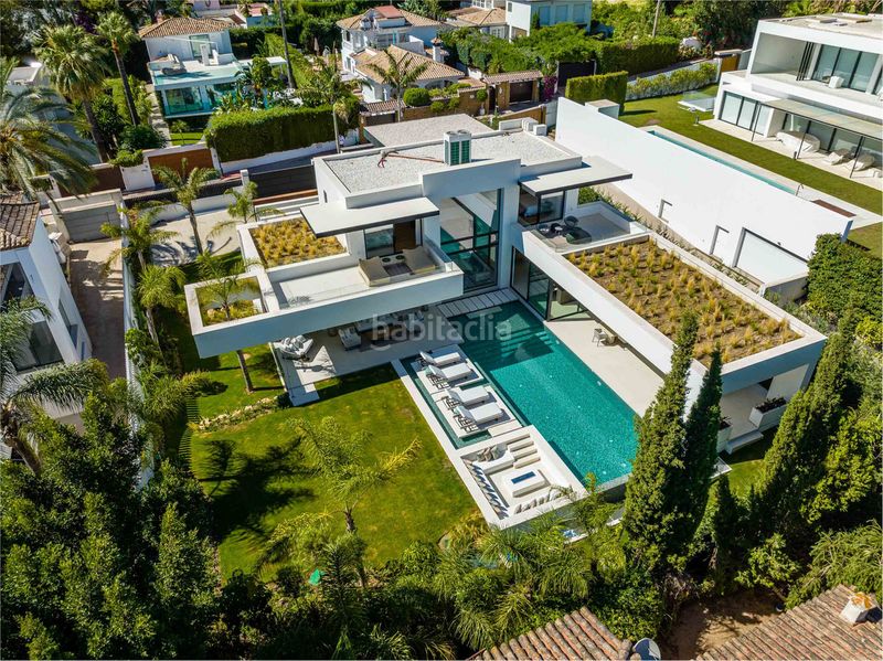 Foto cb7d919a-736e-447d-a82a-54fdf50145f8. Casa adosada en Las Brisas Marbella