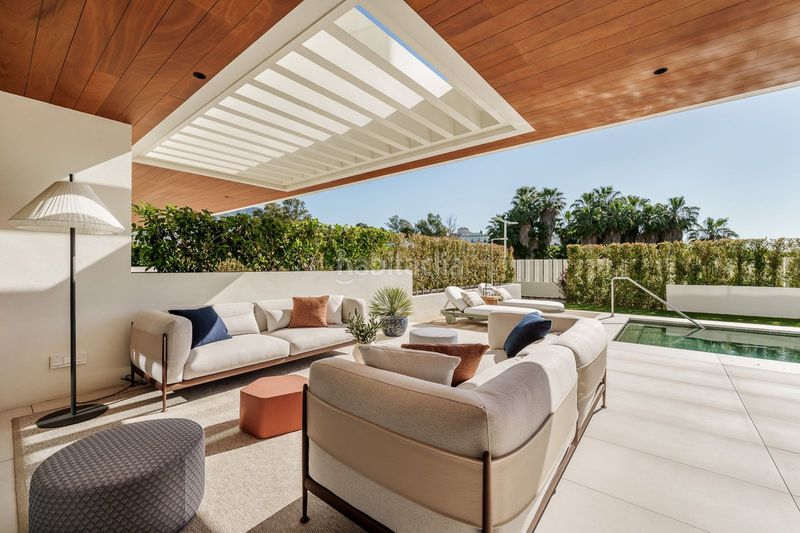 Foto 052abe30-5cc0-4924-9b08-8b36080d635a. Pis a La Carolina - Guadalpín Marbella