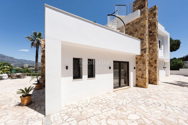 Foto 300ff600-2f98-4e82-bba8-a0d1c340e972. Casa adossada a Las Brisas Marbella