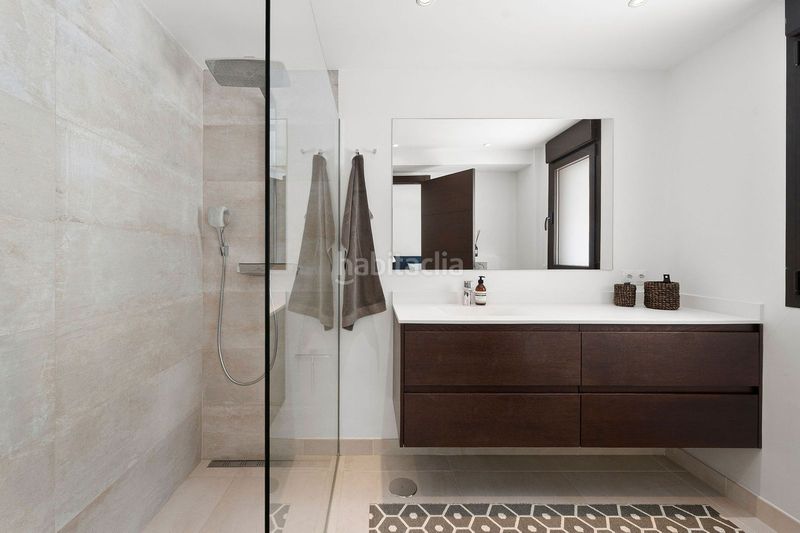 Foto 3a68d1b3-66a6-41c9-bb57-7c5839af6b81. Casa adossada a Las Brisas Marbella