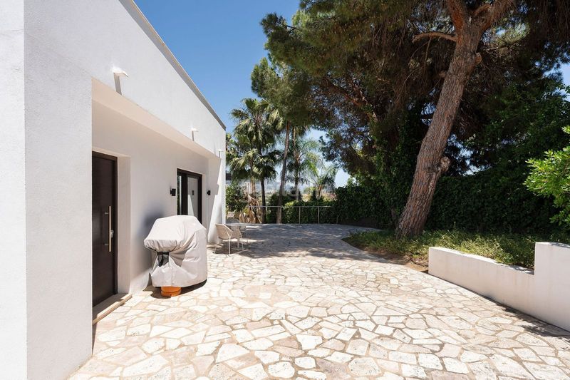 Foto ab853afb-8dd8-41cc-b6b3-3ef3ab7cf4f6. Casa adossada a Las Brisas Marbella