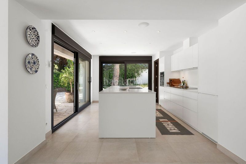 Foto e575b4dc-945b-4769-9e8b-574317b1260a. Casa adossada a Las Brisas Marbella