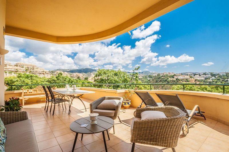 Foto 64689f98-2ba9-42a2-a0b8-4b87c5bd60f2. Piso en Elviria Marbella