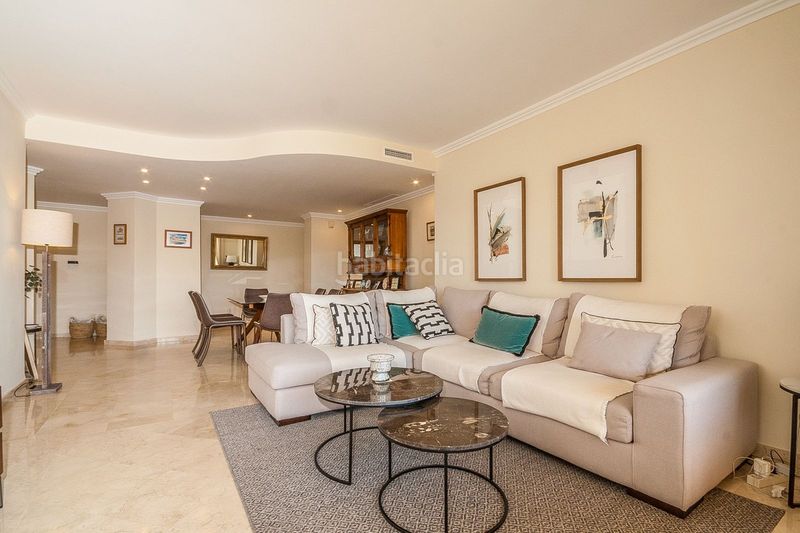 Foto b5c1a2af-0b41-4b14-968e-f2888569f755. Piso en Elviria Marbella
