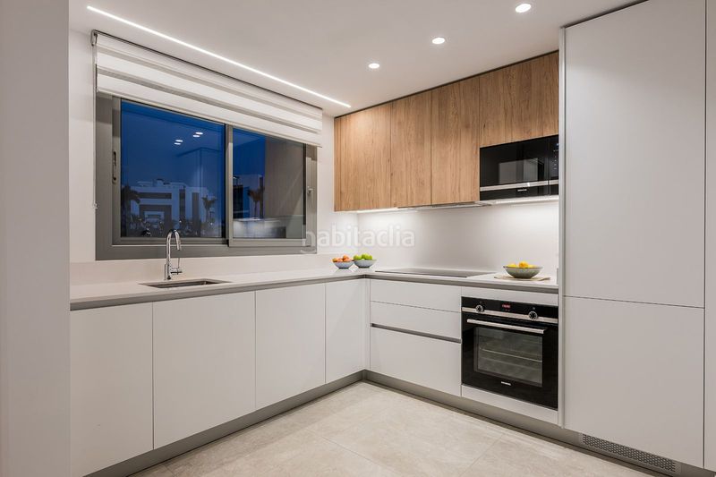 Foto 08c82bc7-f8ea-4d6f-b42d-340aedfc71c6. Piso en Los Monteros Marbella