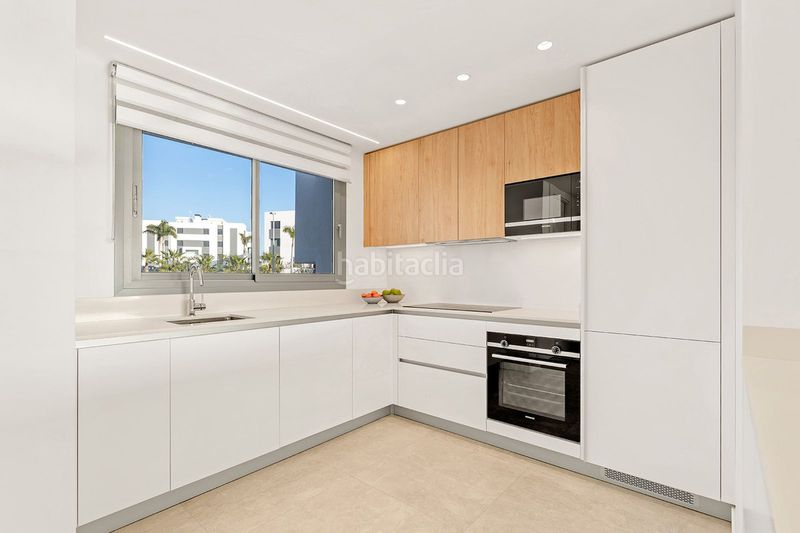 Foto a2114e58-d9f9-49cc-86a9-90beb69f29a8. Piso en Los Monteros Marbella