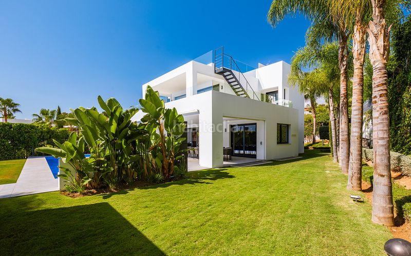 Foto 09092a5c-8b80-4441-86dc-d6fb52685c8a. Casa adossada a Las Brisas Marbella