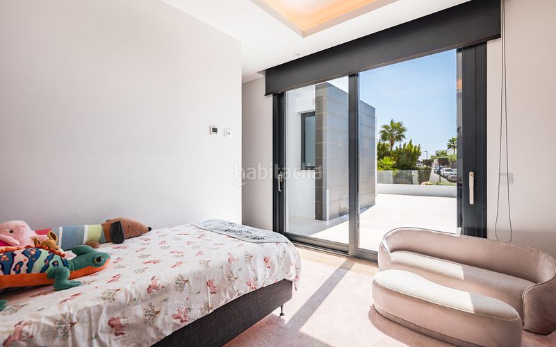 Foto c82f2c02-9856-40d1-aec9-cd4c3e48acc7. Casa adossada a Las Brisas Marbella