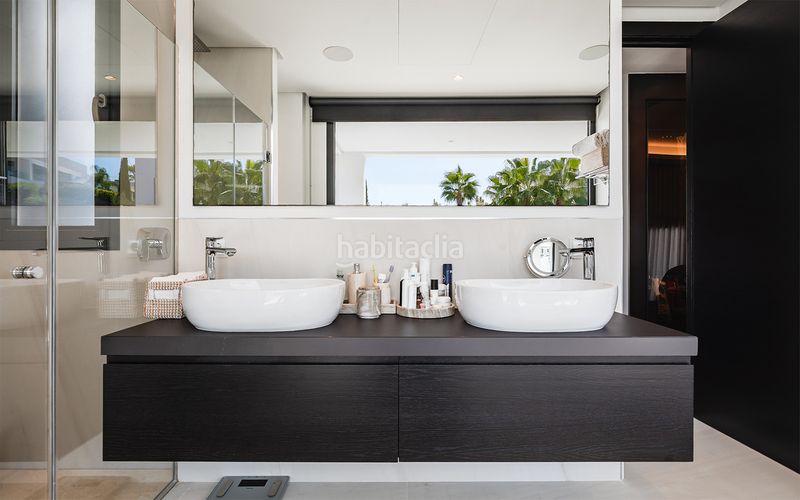 Foto f9b90f73-a911-4555-8558-75263fb3c1f3. Casa adossada a Las Brisas Marbella