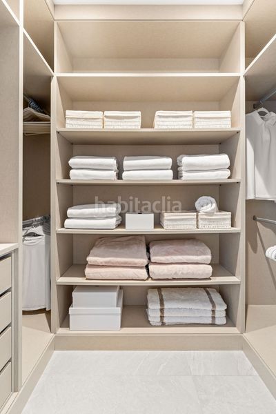 Foto e894e534-a1d3-4da0-8568-d3df2353de44. Pis a Los Monteros Marbella