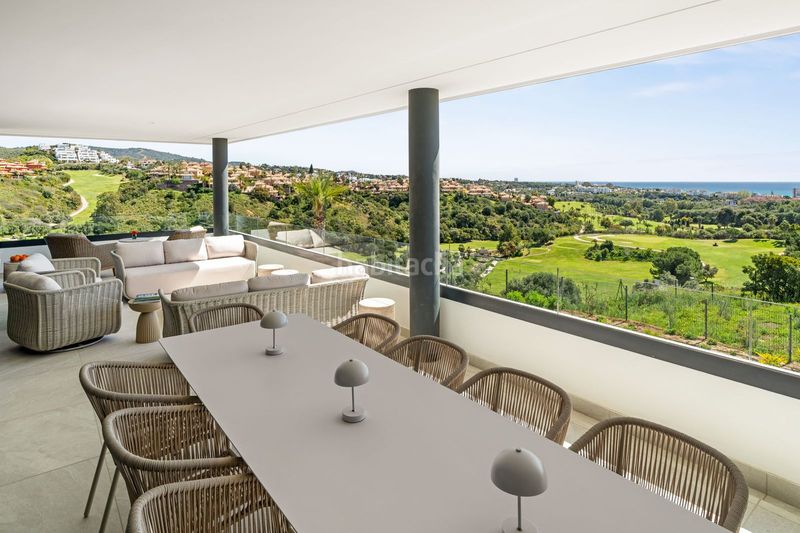 Foto c44d31e5-3400-4976-ae13-c9463f9618c2. Piso en Los Monteros Marbella