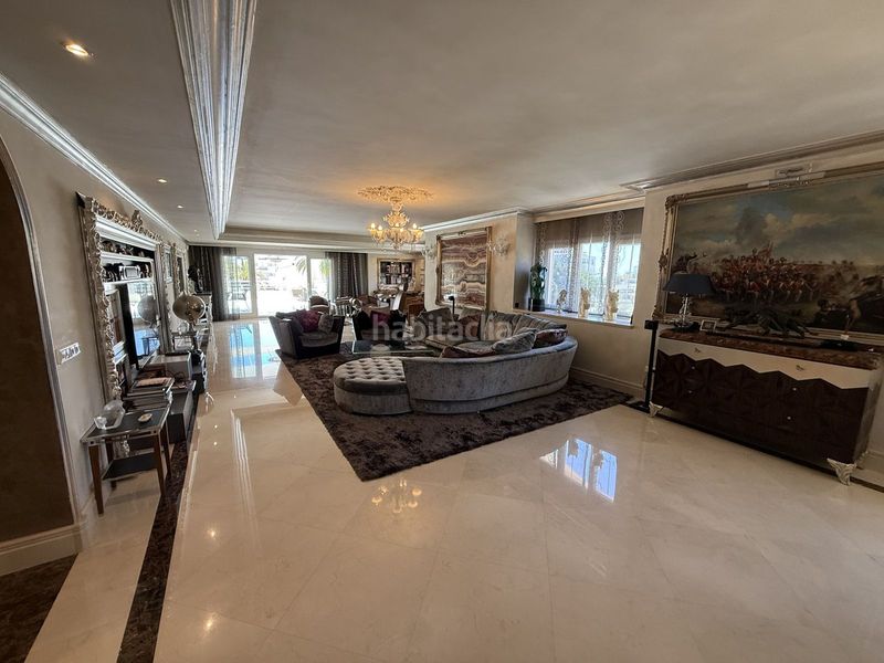 Foto b154fbc8-0fec-48c9-8e31-1f8f0497a6a4. Pis a Puerto Banús Marbella