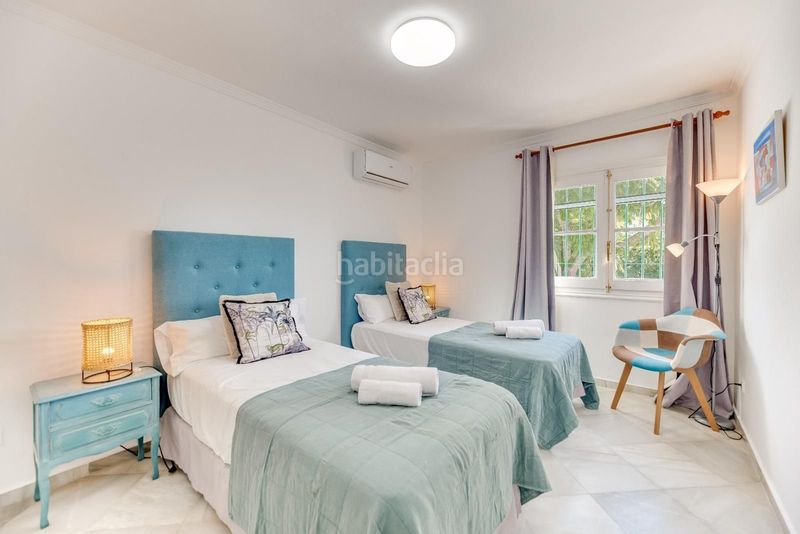 Foto 277584c9-9354-47c9-aba0-ab53bdbe60e6. Casa adossada amb aparcament a Las Brisas Marbella