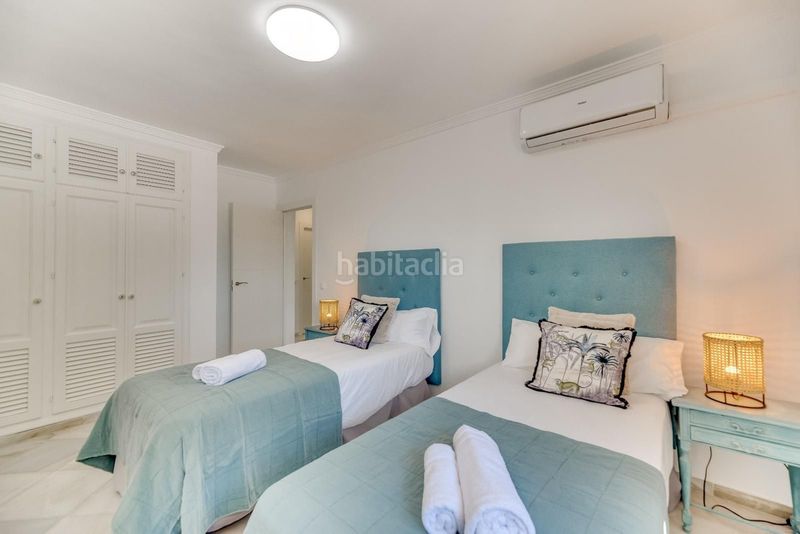 Foto ba1c1c92-db38-45a8-b582-9b34a0336750. Casa adossada amb aparcament a Las Brisas Marbella