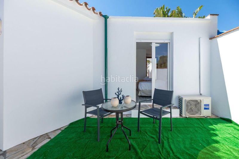 Foto c1e57fab-1c03-4d03-a173-7adae6115ac9. Casa adossada amb aparcament a Las Brisas Marbella