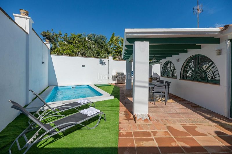 Foto f964823b-3fdb-40d1-bb7b-64dbde630017. Casa adossada amb aparcament a Las Brisas Marbella