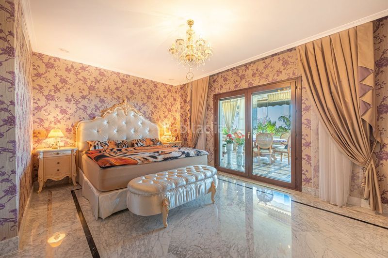 Foto b2dde988-be4d-4486-8d11-163d6f007443. Piso en La Carolina - Guadalpín Marbella