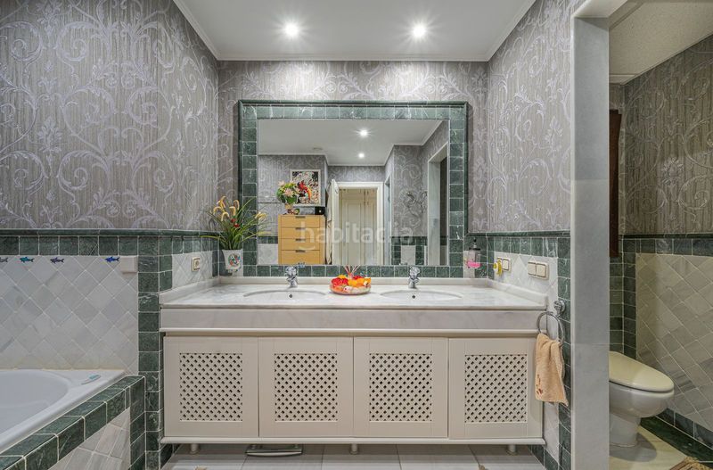 Foto d097c74c-a673-438d-ba72-19f88efaac5f. Piso en La Carolina - Guadalpín Marbella
