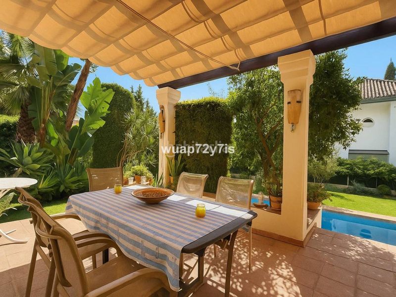 Foto d45b920c-482f-4e5c-98c7-5e199c6d243d. Casa adossada a Sierra Blanca Marbella