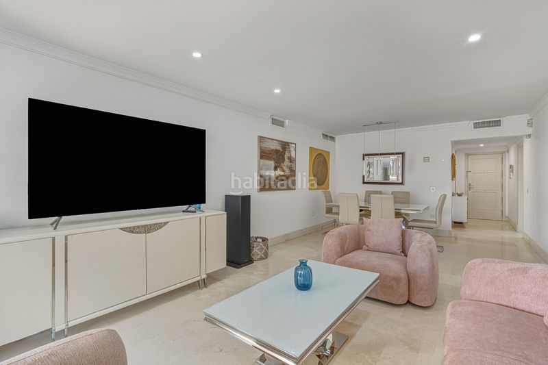 Foto 2a703f8c-ff17-4b49-bbb9-ab427a6692b3. Pis a La Carolina - Guadalpín Marbella