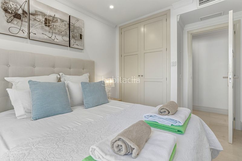Foto b99cd221-9158-4827-a963-cb6d8e6681cd. Pis a La Carolina - Guadalpín Marbella