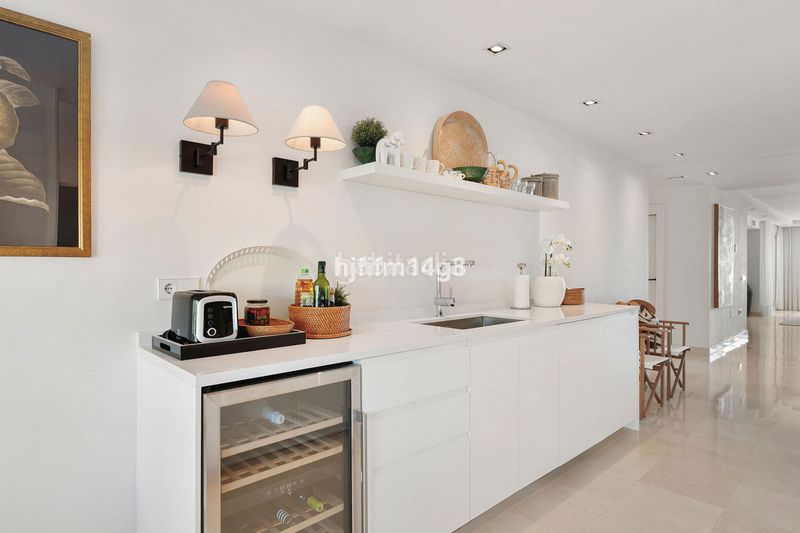 Foto 18b6b557-0e43-4f2a-bdb6-8301e2bba2ba. Piso en Las Brisas Marbella