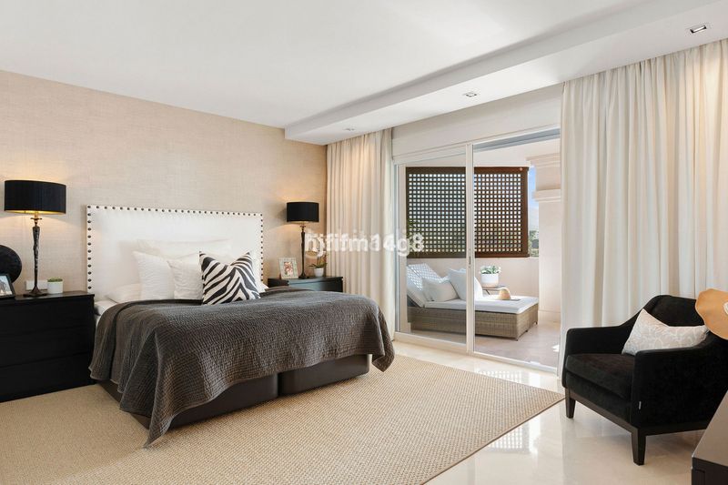 Foto 7fa763ce-4409-4d1c-8a74-df3517348503. Piso en Las Brisas Marbella