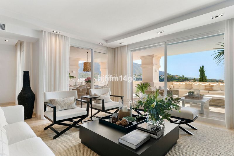 Foto 9949a8ac-f40c-403f-a433-3c2fda231844. Piso en Las Brisas Marbella