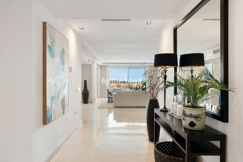 Foto b6ce3f64-ea3d-4fff-bb23-4d7d3e866b6d. Piso en Las Brisas Marbella